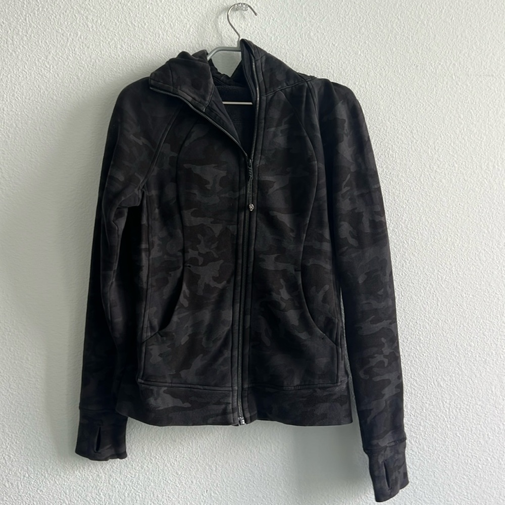 Lululemon Scuba Hoodie Camo Dark 6